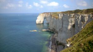 Normandie – Étretat - Felsformationen mit Felsentor